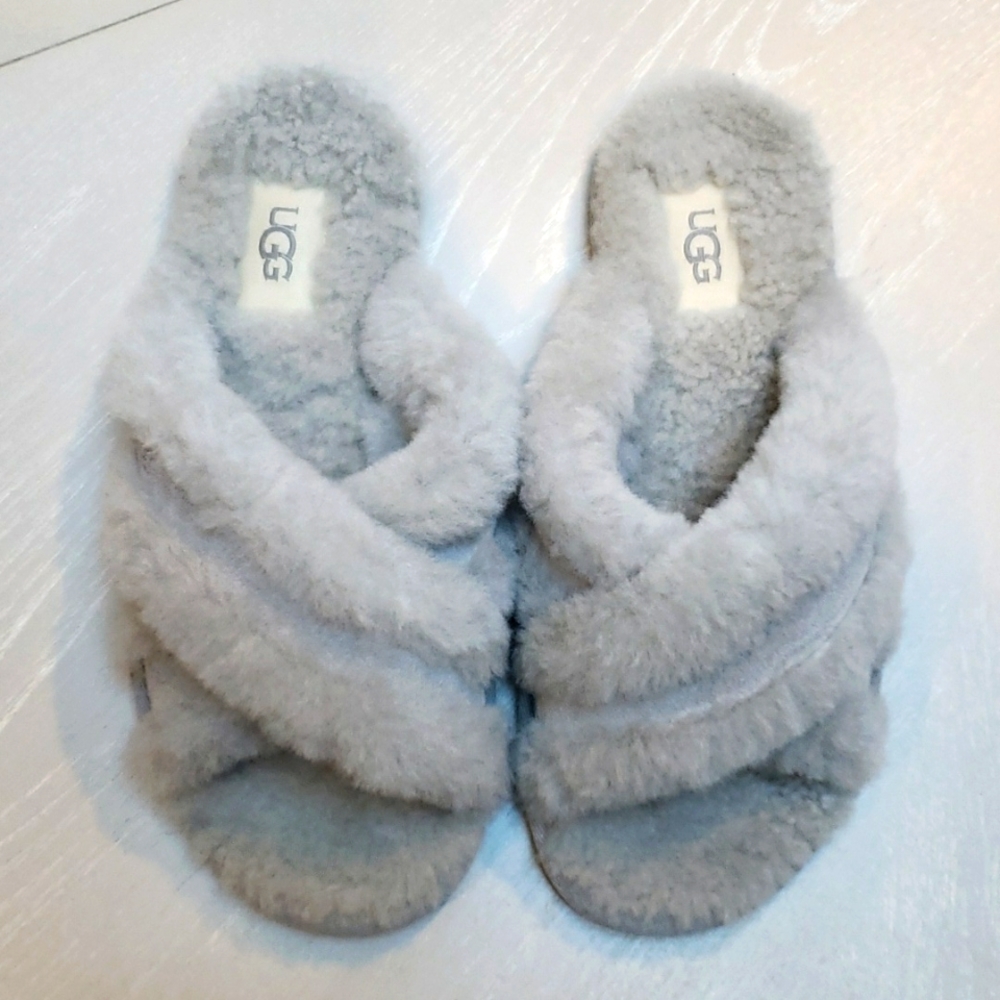 Ugg scuffita slippers Brand new Size 5. Gray